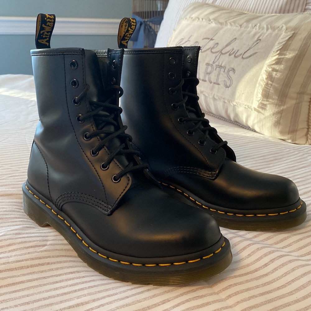 Women 9 doc Martens